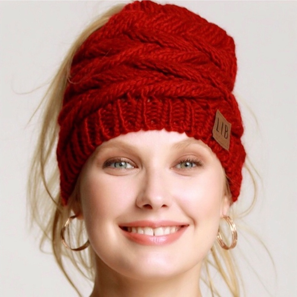 Messy Hair Cable Fisherman Knit Beanie